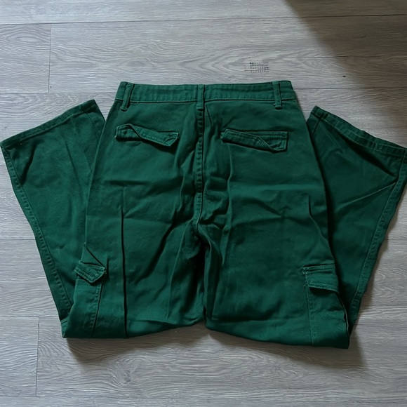NWOT green cargo jeans - Picture 2 of 2
